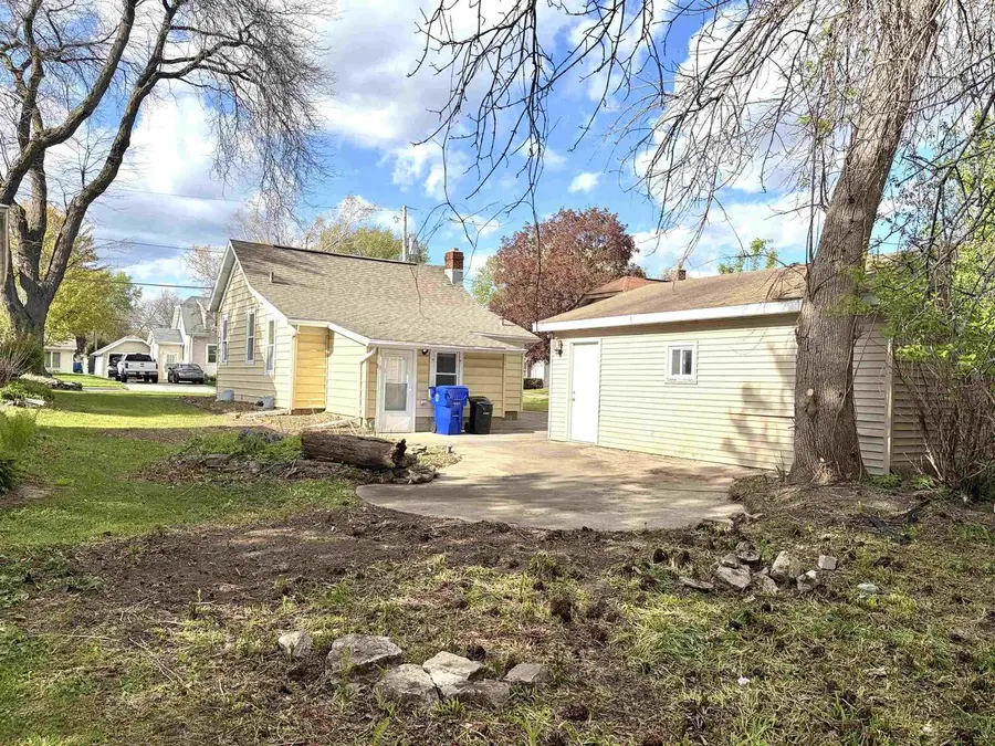 829 W GRANT STREET, Appleton, WI 54914 - #3