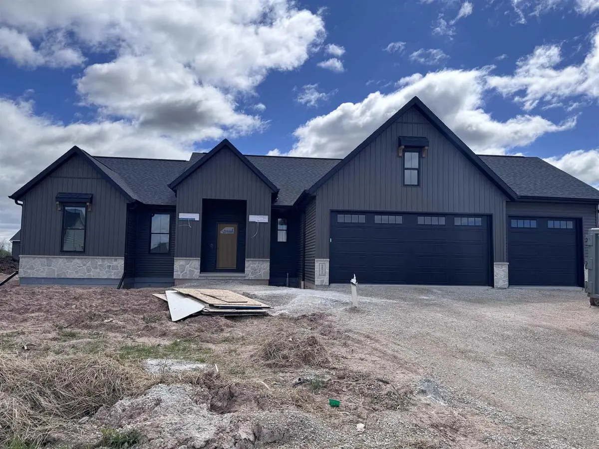 N8860 KILLARNEY WAY, Menasha, WI 54952 - #1