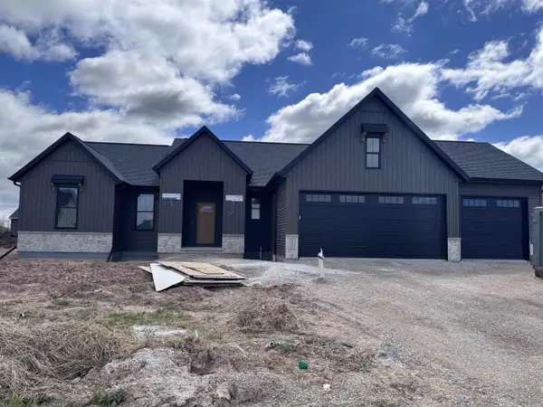 N8860 KILLARNEY WAY, Menasha, WI 54952