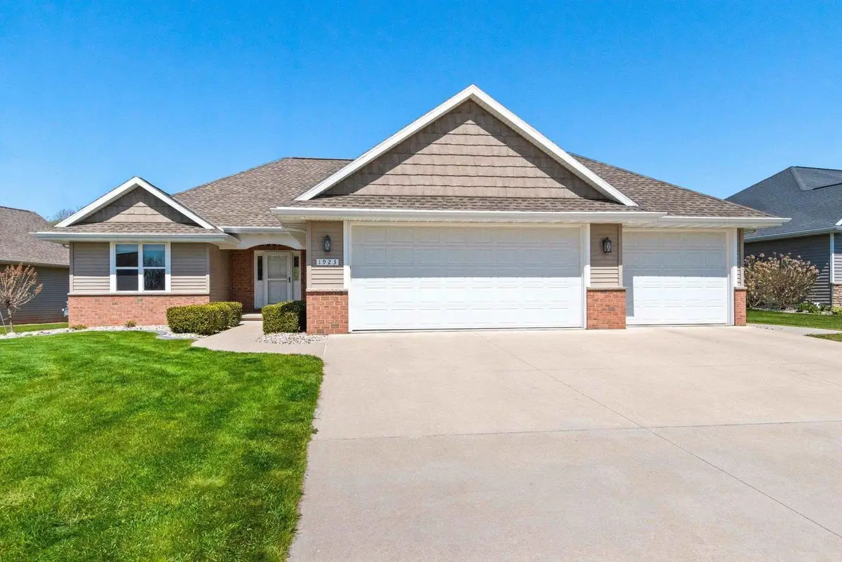 1923 PARIS LANE, De Pere, WI 54115 - #1