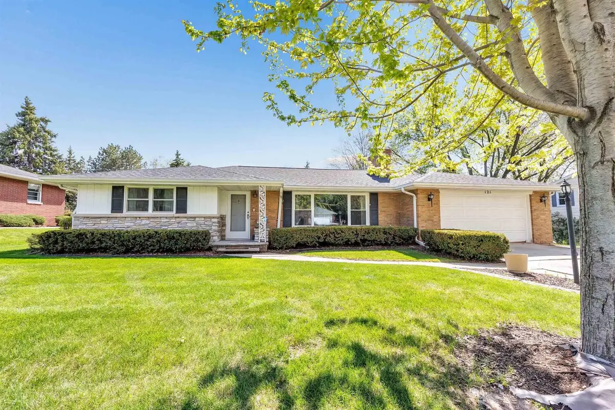 121 ST FRANCIS DRIVE, Green Bay, WI 54301 - #1