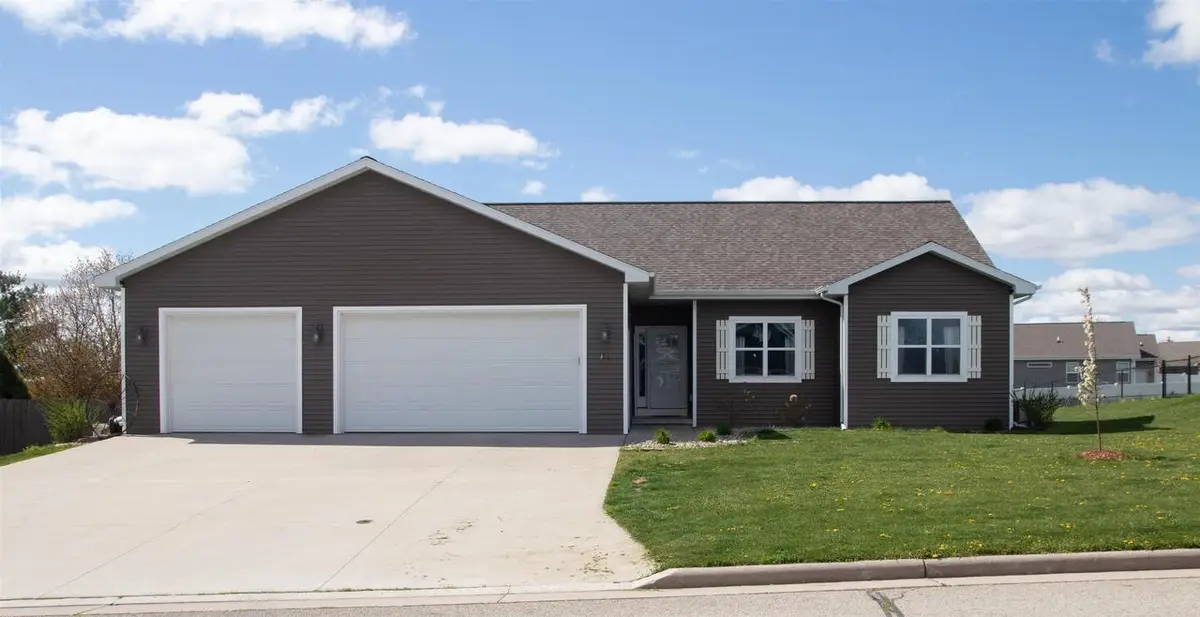 306 GREENBRIER DRIVE, Hortonville, WI 54944 - #1