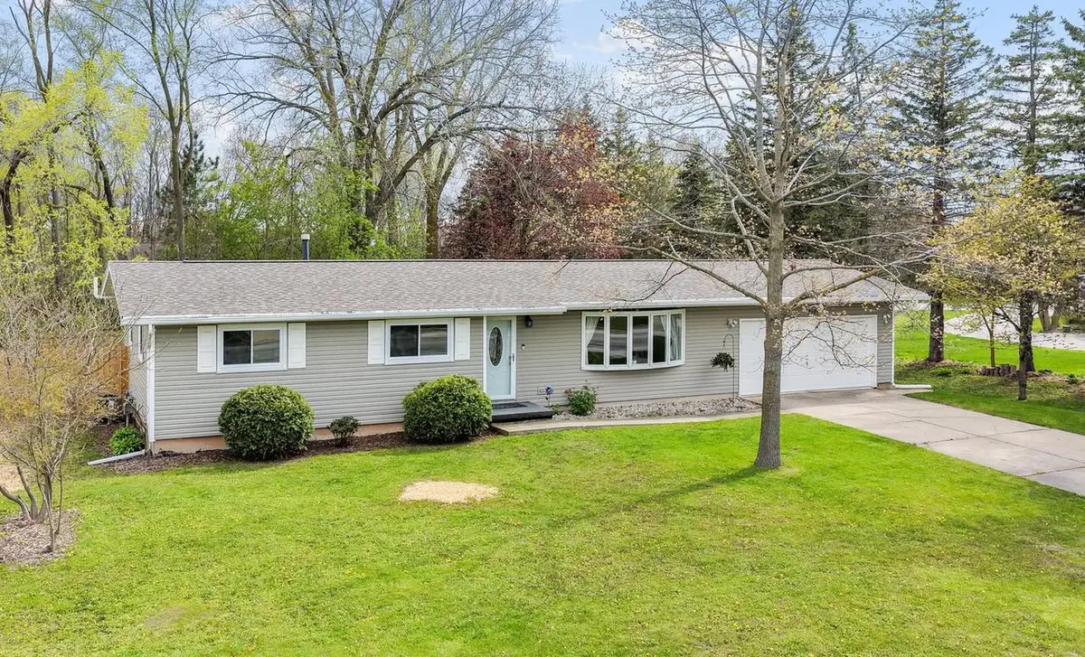 2566 GREENBRIER ROAD, Green Bay, WI 54311 - #1