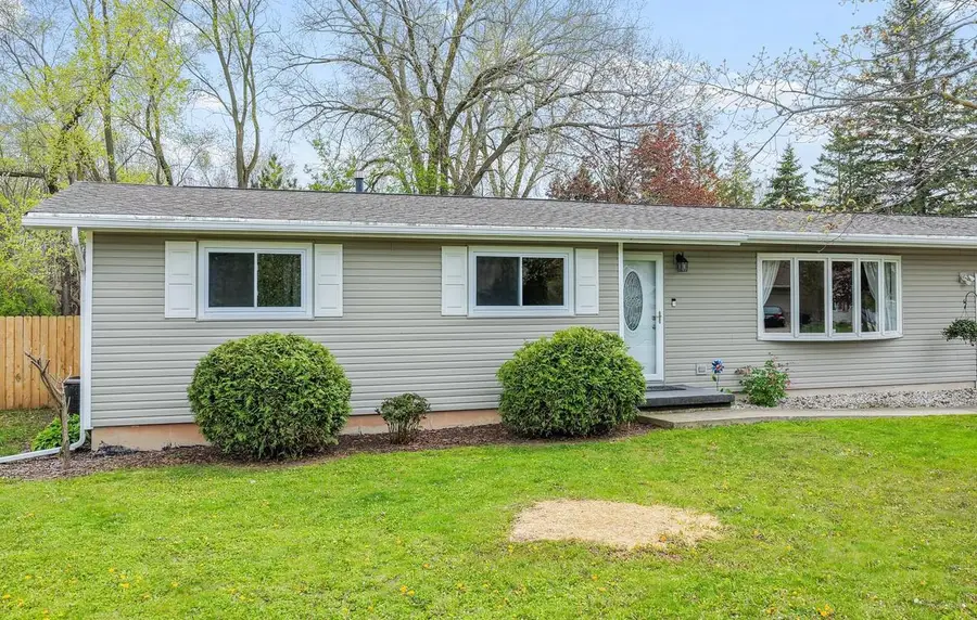 2566 GREENBRIER ROAD, Green Bay, WI 54311 - #2