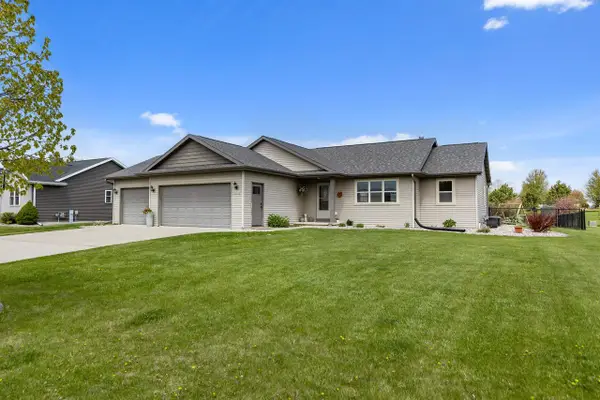 W6220 SHERWOOD POINT COURT, Greenville, WI 54942
