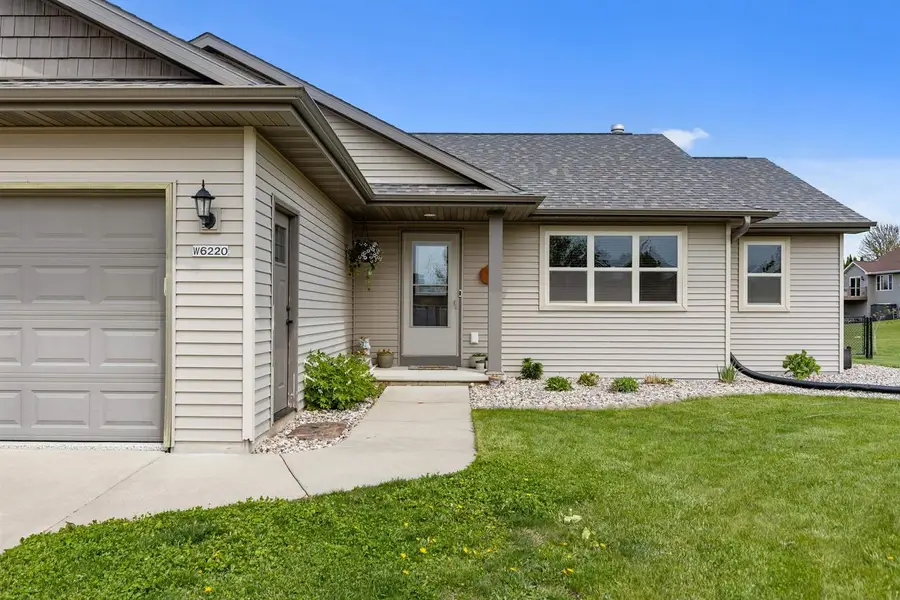 W6220 SHERWOOD POINT COURT, Greenville, WI 54942 - #2