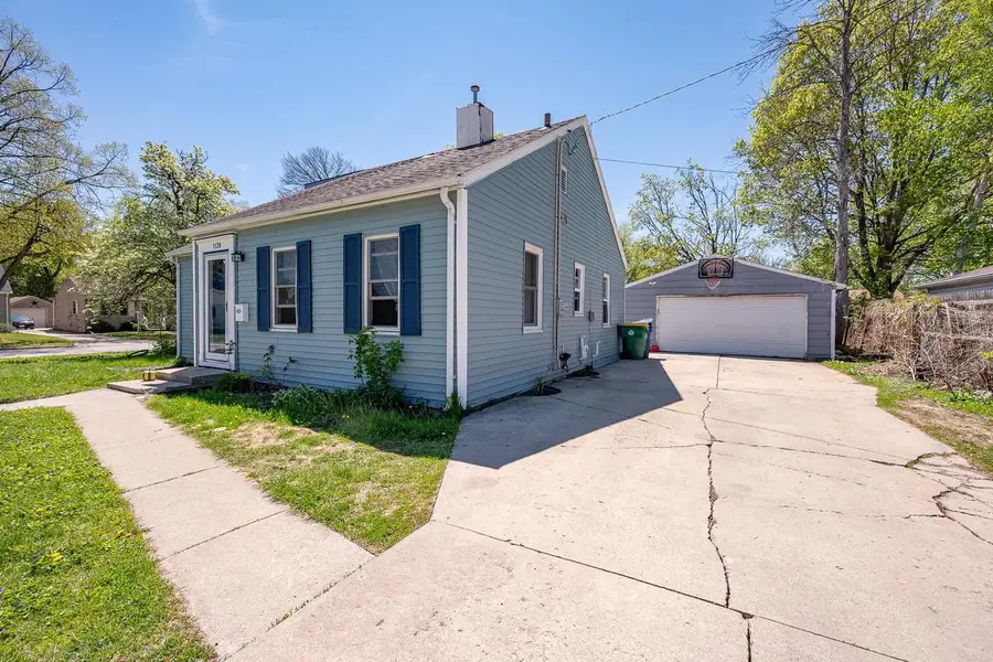 1139 BADGER STREET, Green Bay, WI 54303 - #2