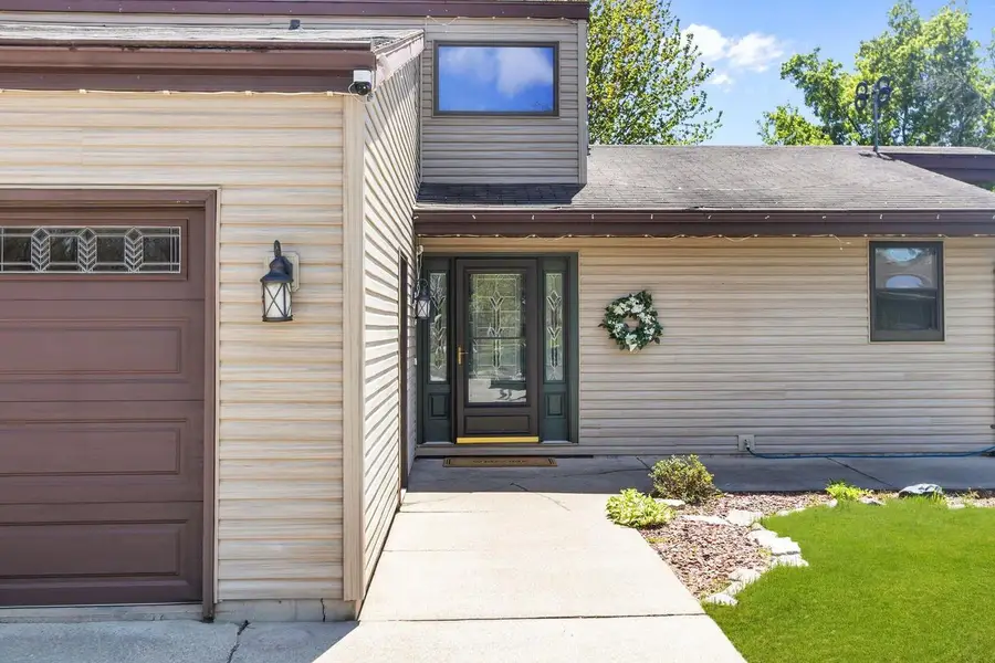 704 MILLER LANE COURT, Kaukauna, WI 54130 - #2