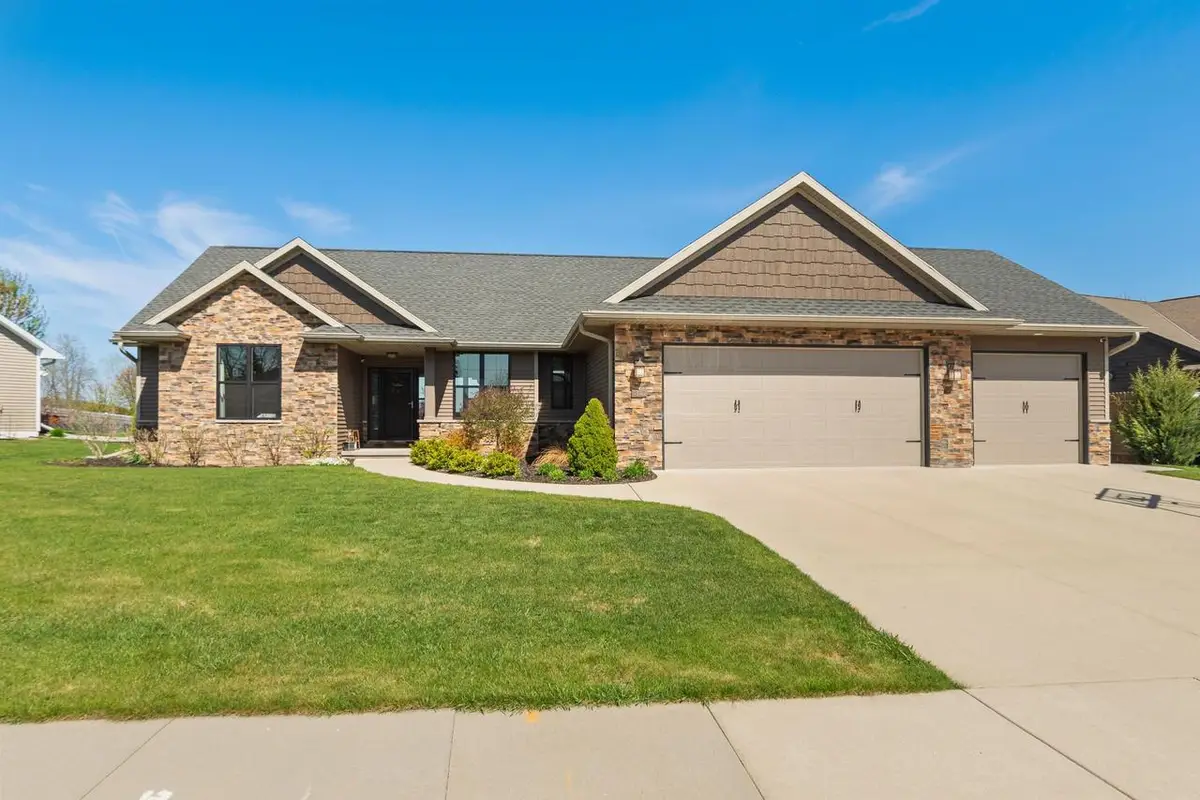1342 BUCKYS, Howard, WI 54313 - #1