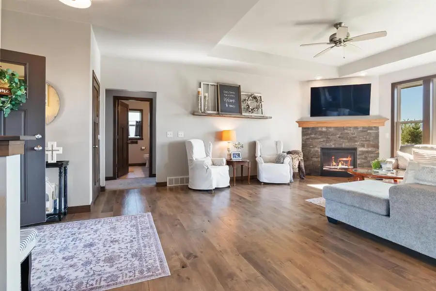 1342 BUCKYS, Howard, WI 54313 - #3