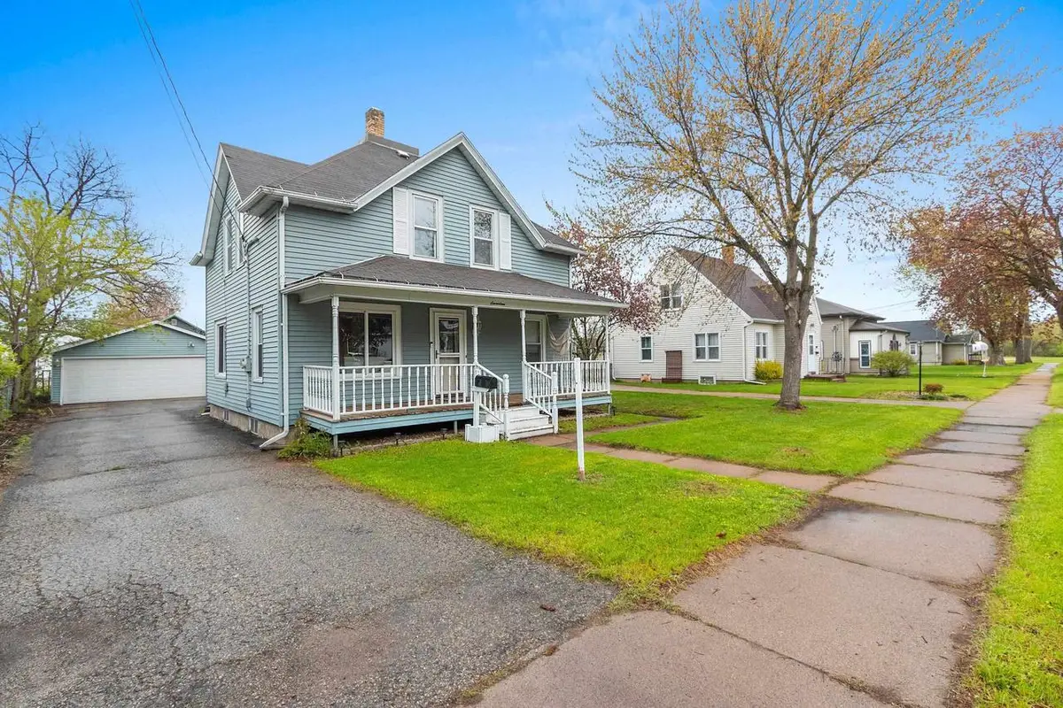 17 E 2ND STREET, Clintonville, WI 54929 - #1