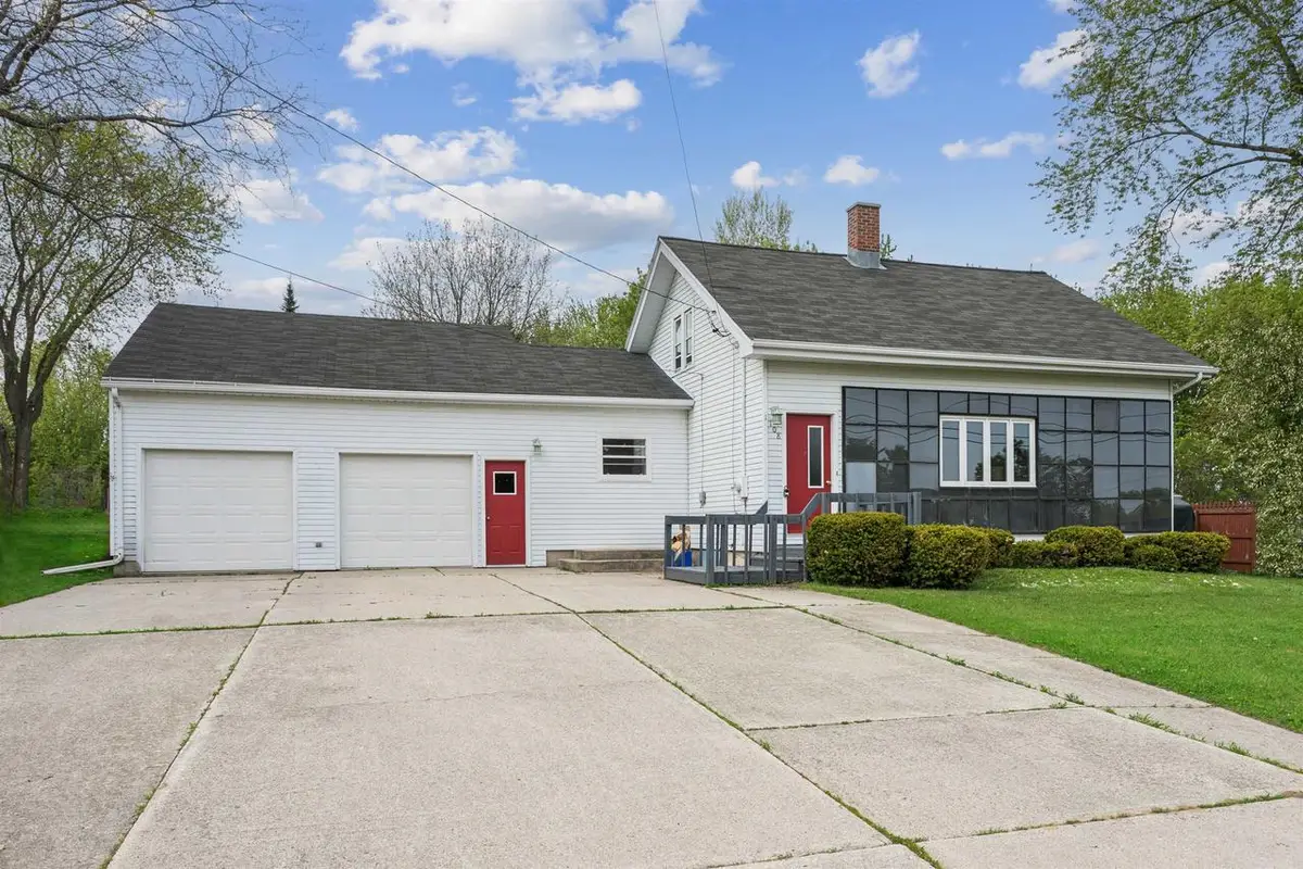 1108 MAIN STREET, Kellnersville, WI 54247 - #1