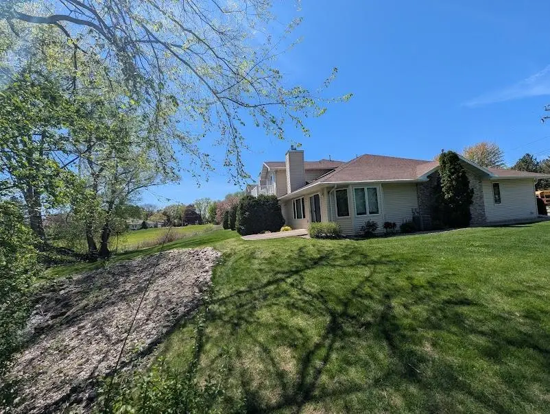 2721 W 9TH AVENUE, Oshkosh, WI 54904 - #2