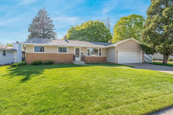 2721 N VIOLA STREET, Appleton, WI 54911