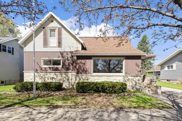 1333 OAKES STREET, Marinette, WI 54143
