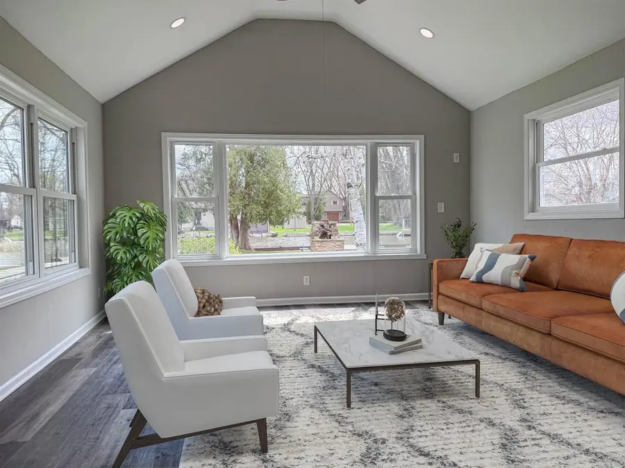 2953 SHADOW LANE, Oshkosh, WI 54901 - #3