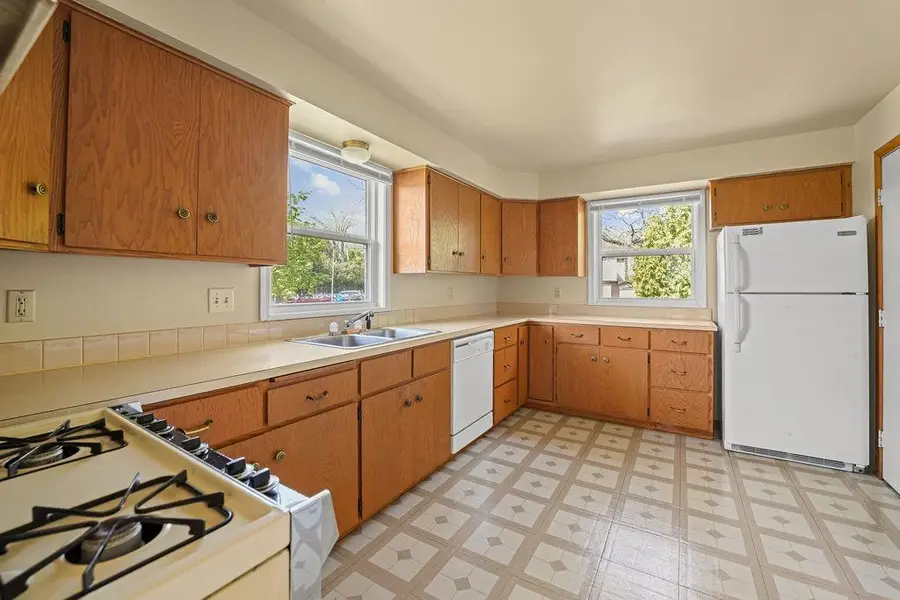 1906 W PINE STREET, Appleton, WI 54914 - #2