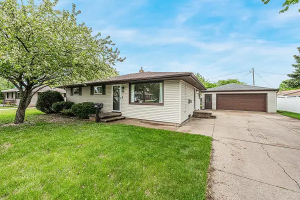 523 MARGARET STREET, Combined Locks, WI 54113