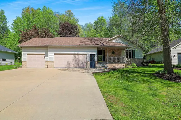 233 BURNING TREE COURT, Wrightstown, WI 54180