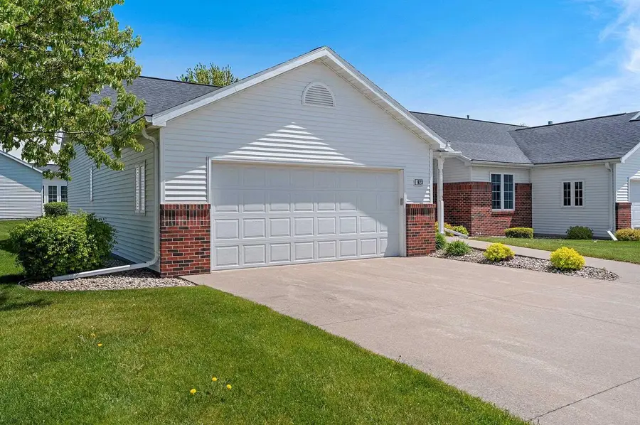 923 W WINDTREE DRIVE, Appleton, WI 54914 - #3