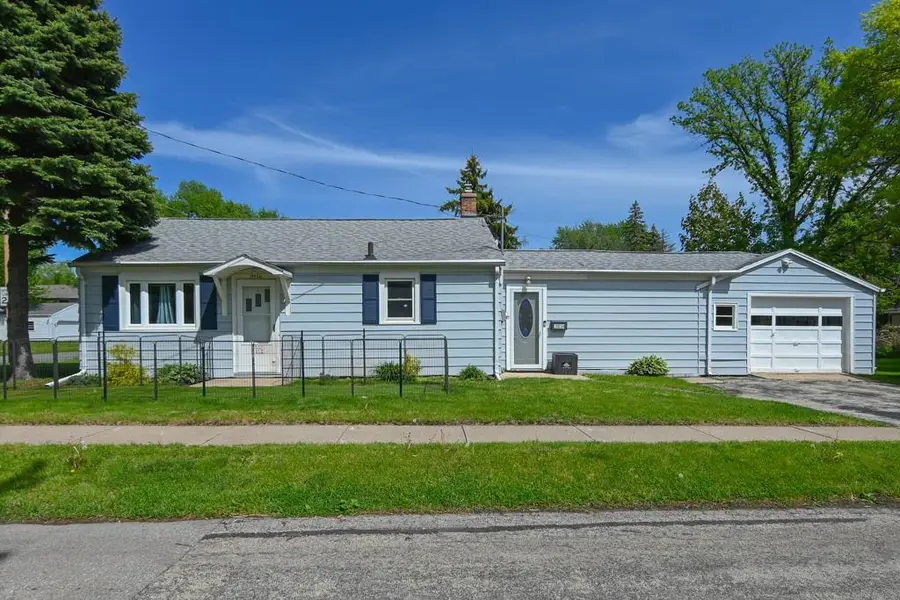 2034 MINERVA STREET, Oshkosh, WI 54901 - #2
