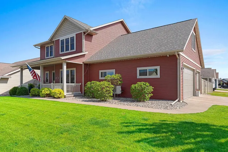 3351 MOCKINGBIRD WAY, Oshkosh, WI 54901 - #2