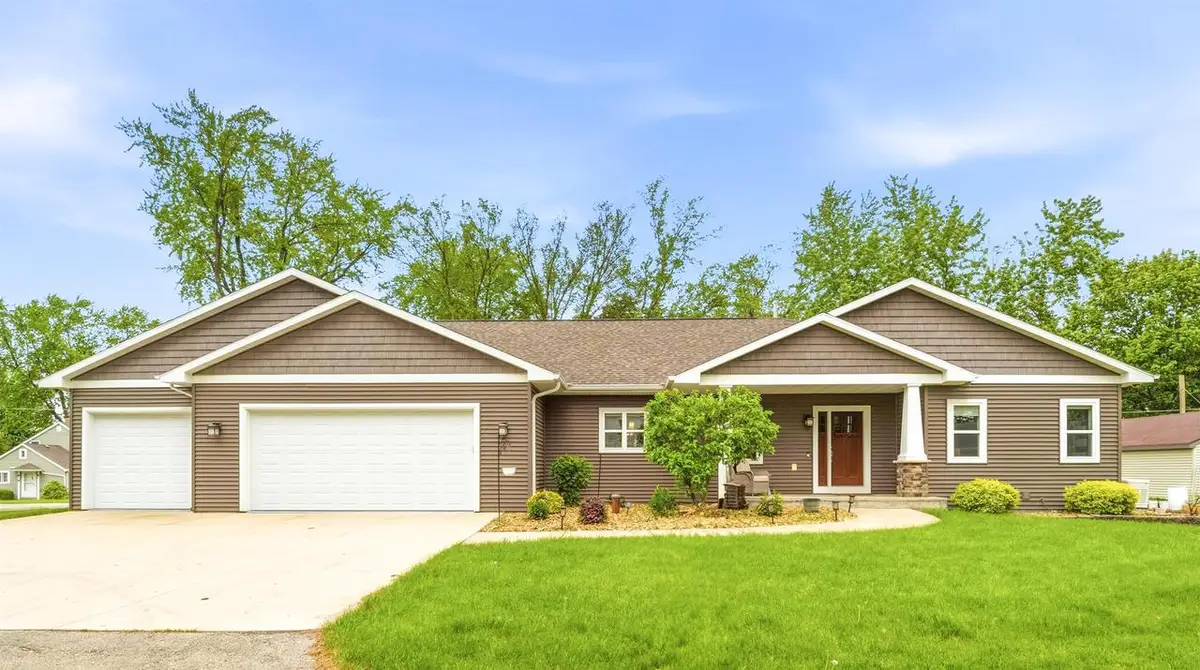 3810 APPLE LANE, Oshkosh, WI 54902 - #1