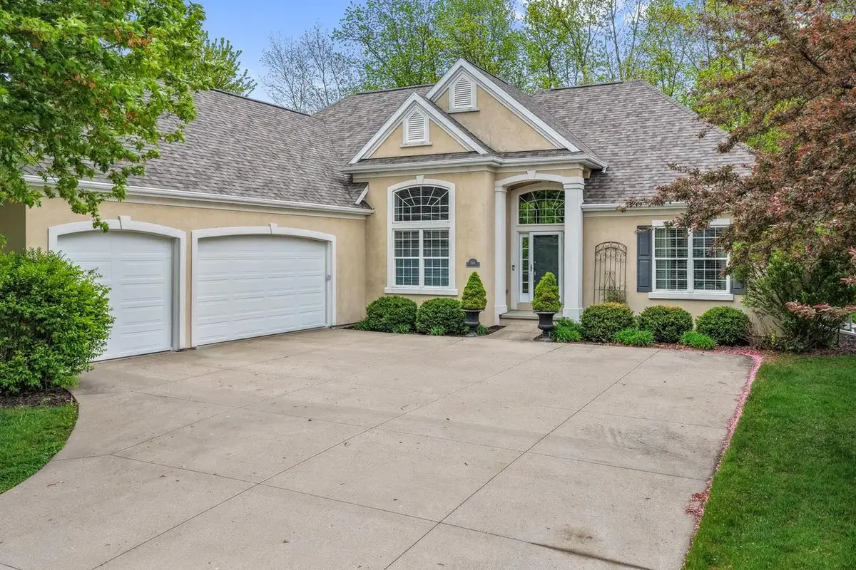 1568 KINGSWOOD DRIVE, Neenah, WI 54956 - #1
