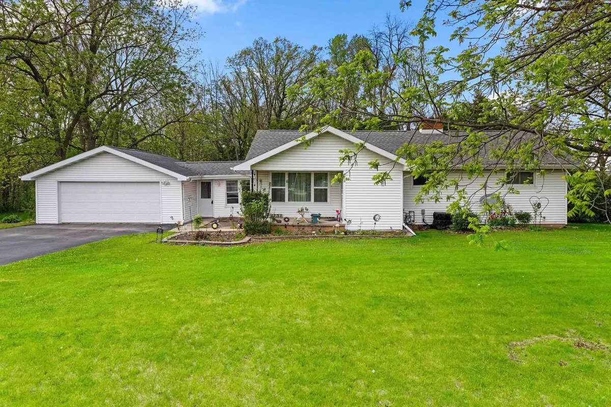 1731 OAKRIDGE PLACE, Neenah, WI 54956 - #1