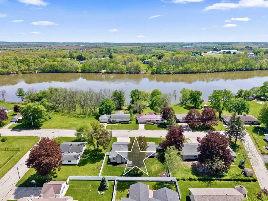 910 PARK STREET, Wrightstown, WI 54180 - #3