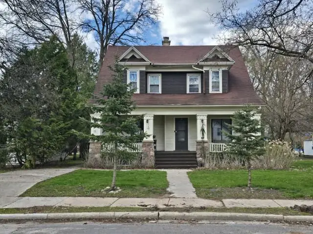 211 E CENTER STREET, Shawano, WI 54166 - #2