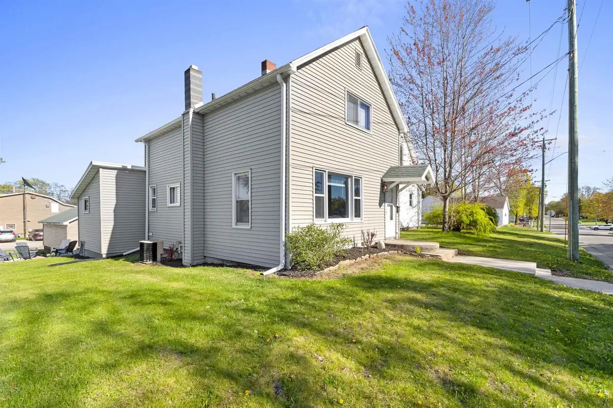 210 N OAKLAND AVENUE, Oconto Falls, WI 54154 - #1