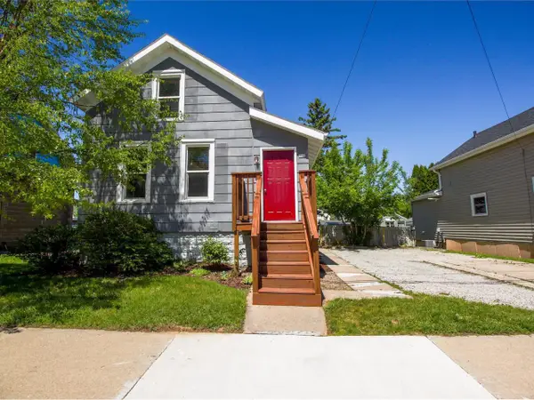 712 W 9TH AVENUE, Oshkosh, WI 54902