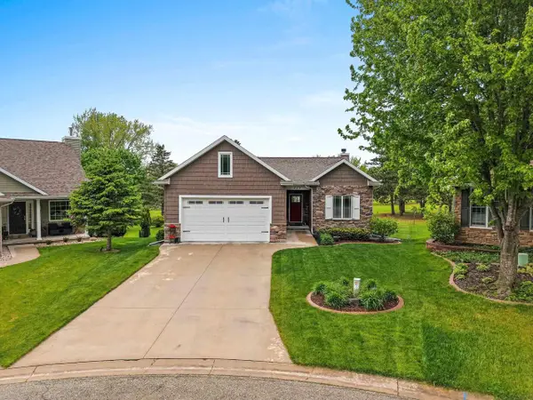 529 GOLF SIDE COURT, Hortonville, WI 54944