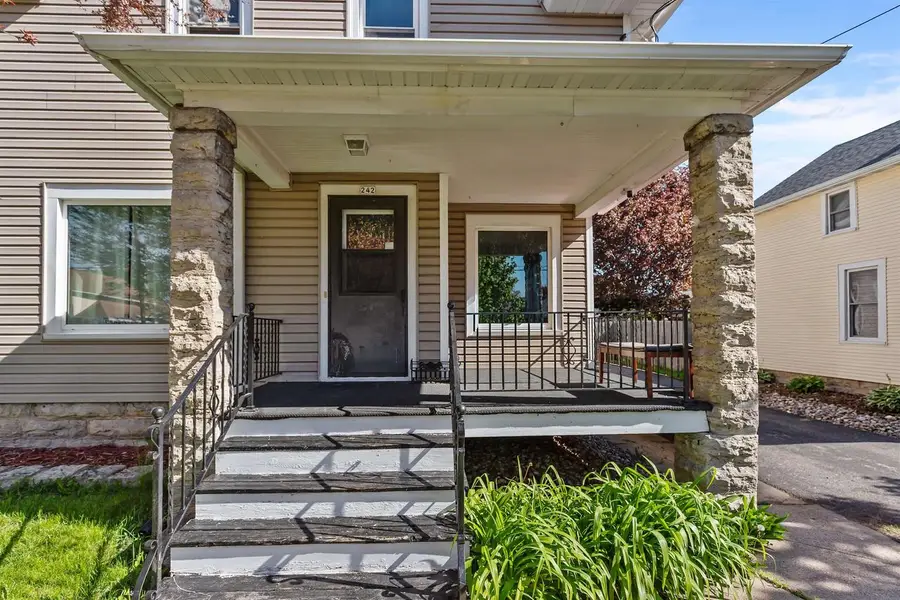 242 W 14TH AVENUE, Oshkosh, WI 54902 - #2