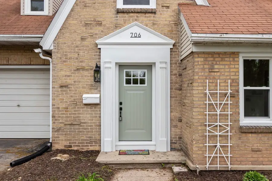 706 LINCOLN STREET, Neenah, WI 54956 - #2