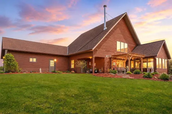 910 SHOEMAKER ROAD, Brussels, WI 54204