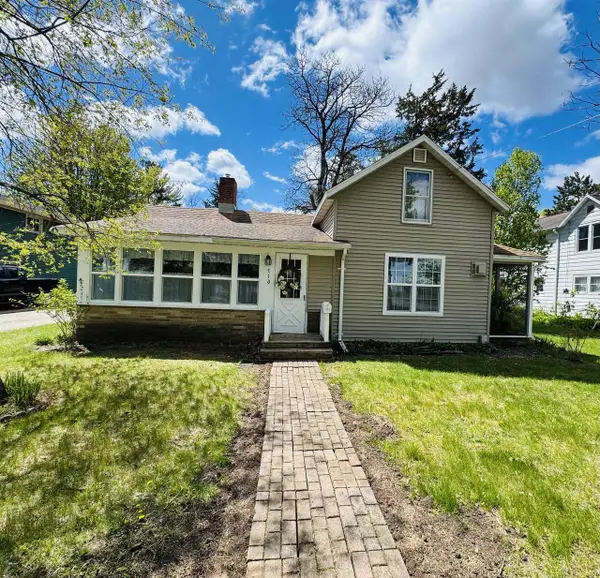 716 ROYALTON STREET, Waupaca, WI 54981