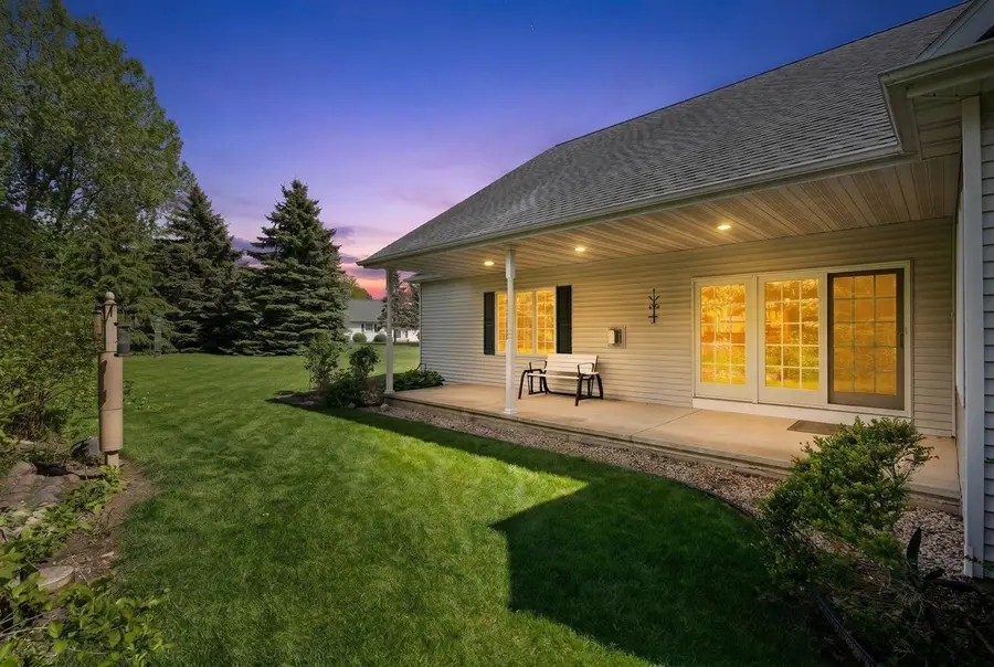 3700 S HAMPTON COURT, Appleton, WI 54915 - #2