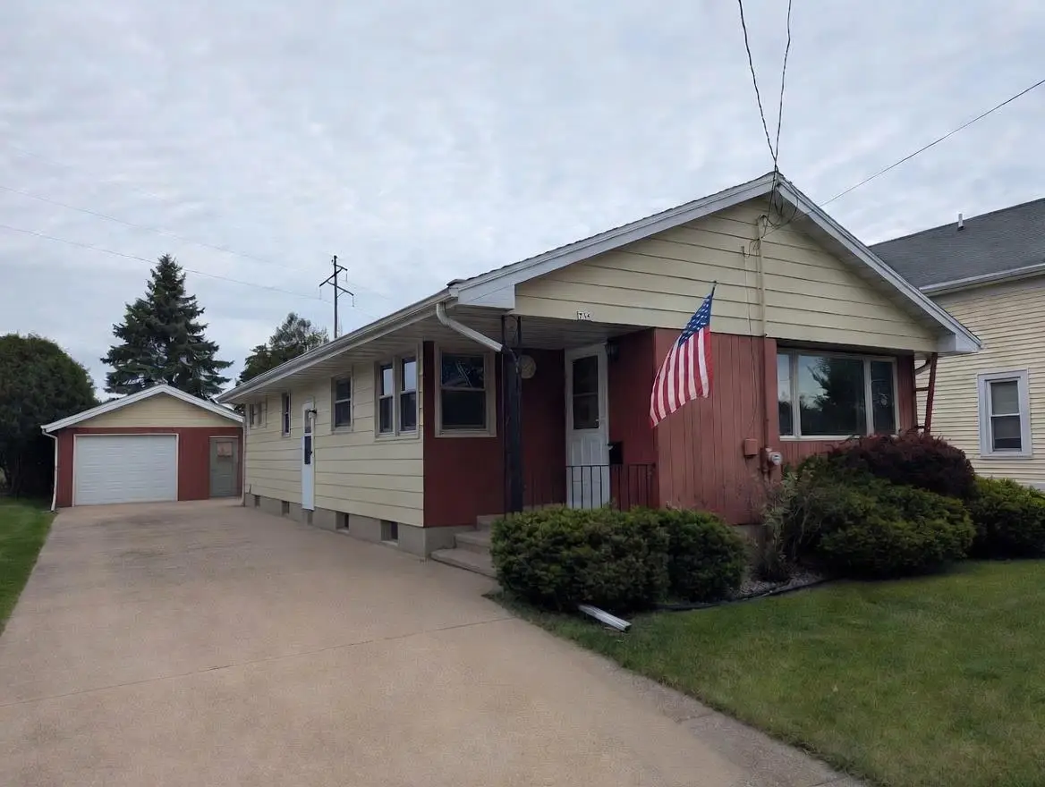 736 W 8TH AVENUE, Oshkosh, WI 54902 - #1