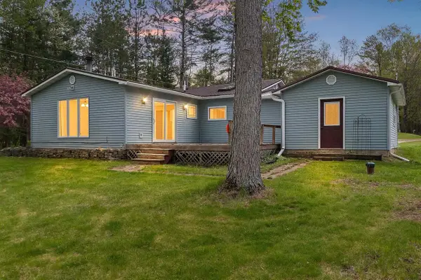 N6983 WOOD DUCK LANE, Crivitz, WI 54114