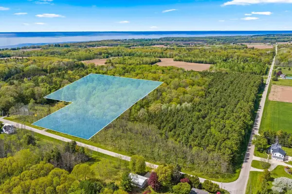 CEDAR ROAD, Luxemburg, WI 54217
