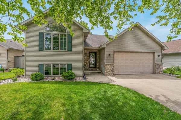 2521 BISHOPS LANE, Neenah, WI 54956