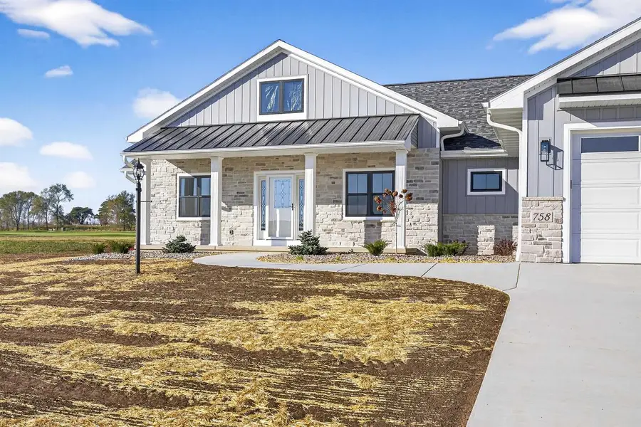 758 ROYAL ST PATS DRIVE, Wrightstown, WI 54180 - #2