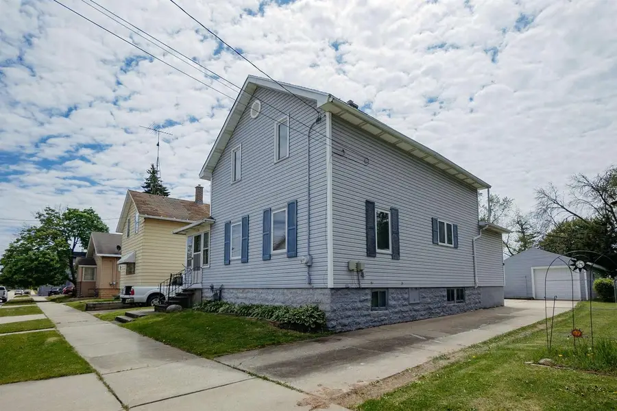 1029 W 7TH AVENUE, Oshkosh, WI 54902 - #3
