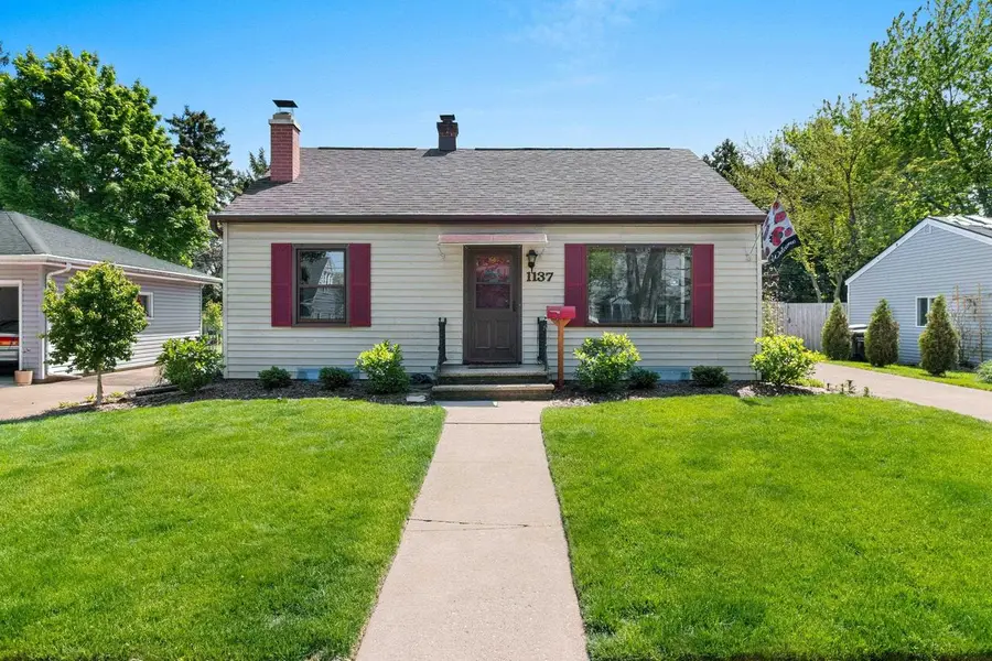 1137 E JARDIN STREET, Appleton, WI 54911 - #2