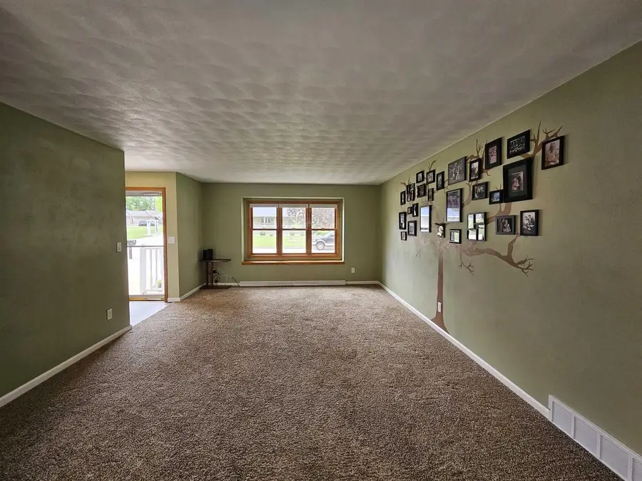 1304 BUCHANAN COURT, Kaukauna, WI 54130 - #3