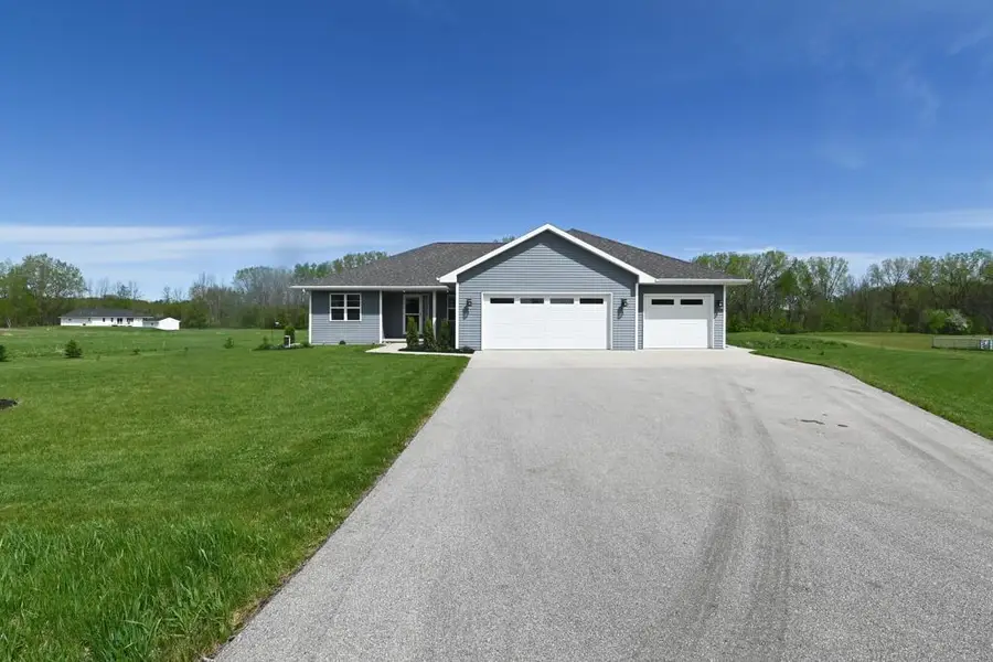 6478 MAIN STREET, Abrams, WI 54101 - #2