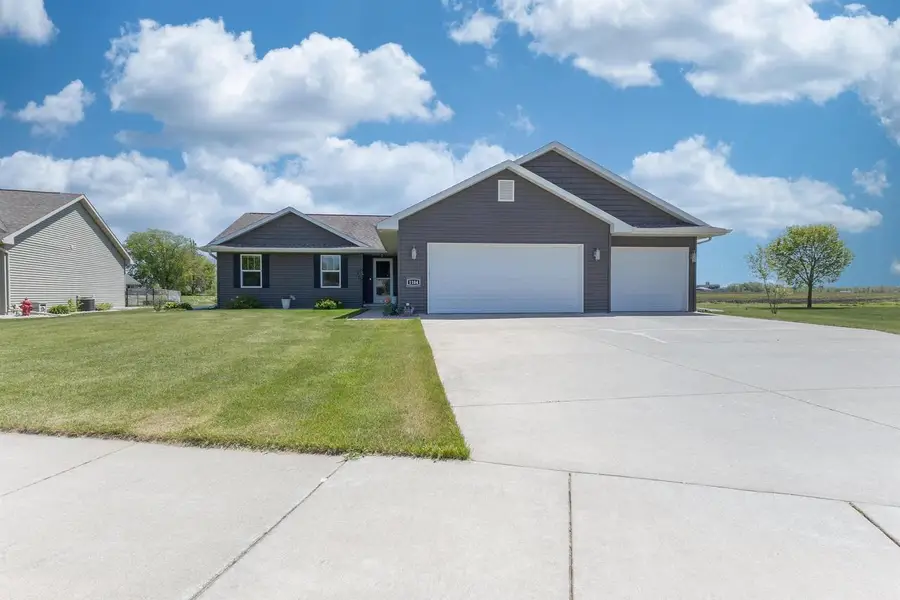 1104 CHARLENE AVENUE, Omro, WI 54963 - #2