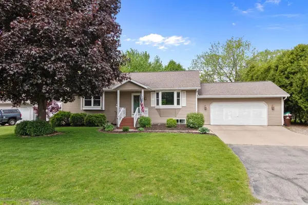1433 W ROSELAWN DRIVE, Appleton, WI 54914